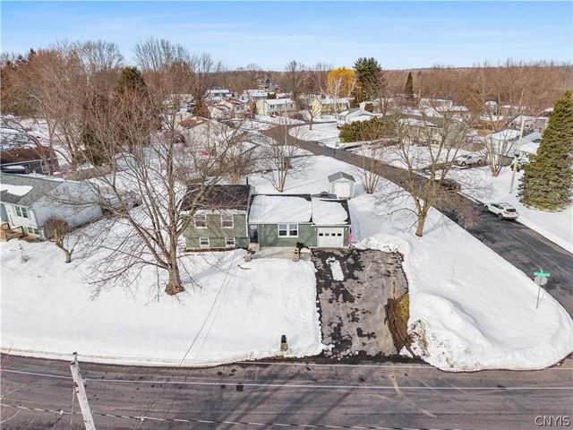 4315 Old Meadow Road, Clay, NY 13041