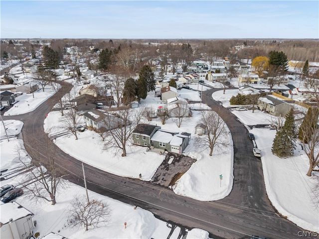 4315 Old Meadow Road, Clay, NY 13041