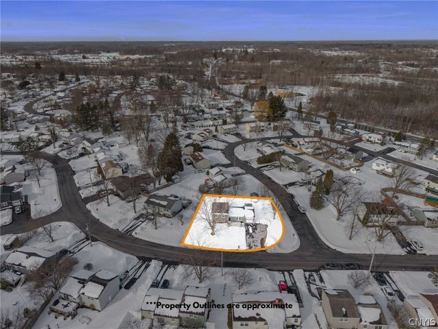 4315 Old Meadow Road, Clay, NY 13041