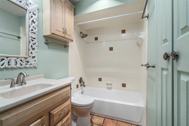 2600 Zia L-11, Santa Fe, NM 87507