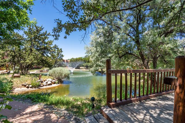 2600 Zia L-11, Santa Fe, NM 87507