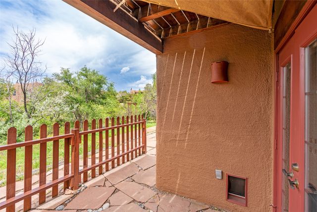 2600 Zia L-11, Santa Fe, NM 87507