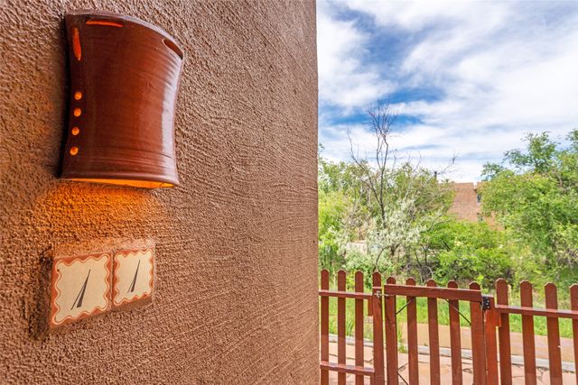 2600 Zia L-11, Santa Fe, NM 87507