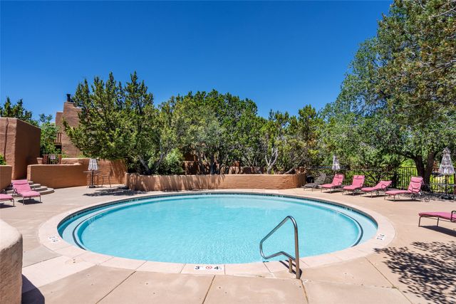 2600 Zia L-11, Santa Fe, NM 87507
