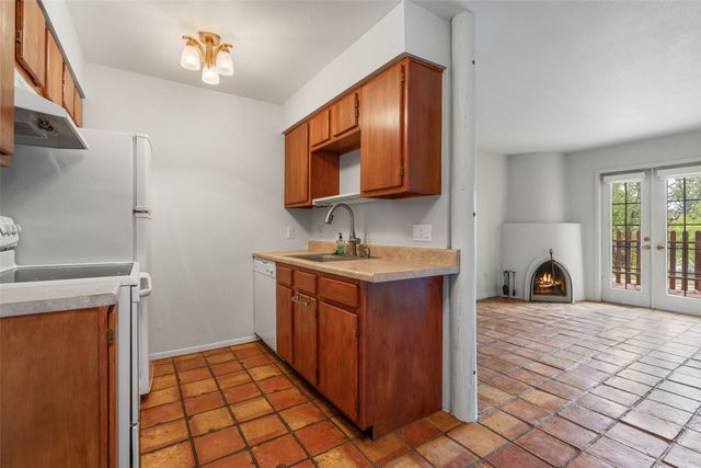 2600 Zia L-11, Santa Fe, NM 87507