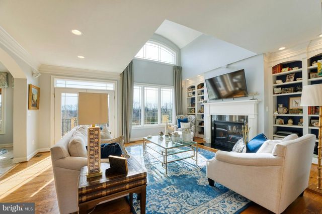 12060 CATOCTIN FARM LN, Lovettsville, VA 20180