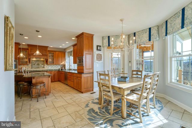 12060 CATOCTIN FARM LN, Lovettsville, VA 20180