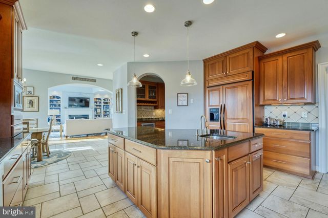 12060 CATOCTIN FARM LN, Lovettsville, VA 20180