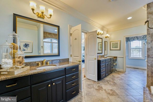 12060 CATOCTIN FARM LN, Lovettsville, VA 20180