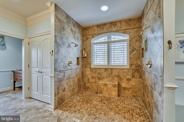 12060 CATOCTIN FARM LN, Lovettsville, VA 20180