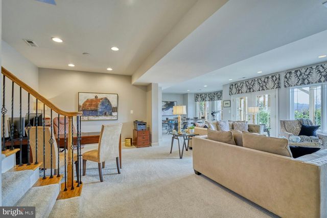 12060 CATOCTIN FARM LN, Lovettsville, VA 20180