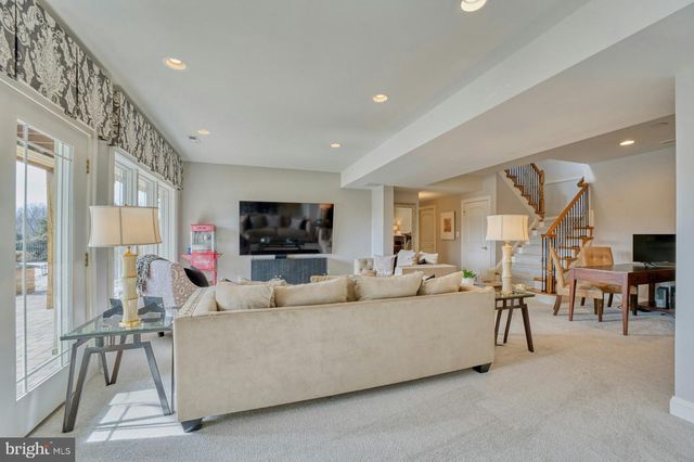 12060 CATOCTIN FARM LN, Lovettsville, VA 20180