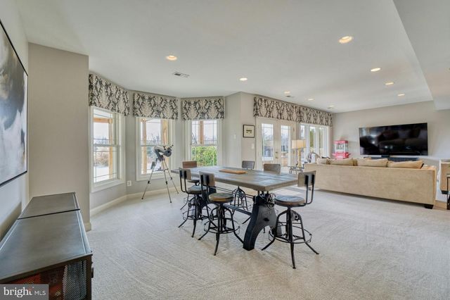 12060 CATOCTIN FARM LN, Lovettsville, VA 20180