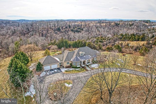 12060 CATOCTIN FARM LN, Lovettsville, VA 20180