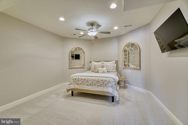 12060 CATOCTIN FARM LN, Lovettsville, VA 20180