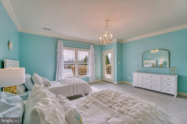 12060 CATOCTIN FARM LN, Lovettsville, VA 20180