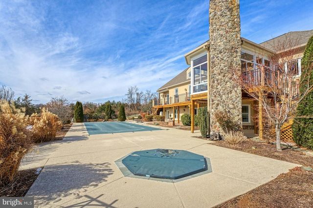 12060 CATOCTIN FARM LN, Lovettsville, VA 20180