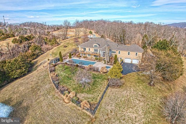 12060 CATOCTIN FARM LN, Lovettsville, VA 20180