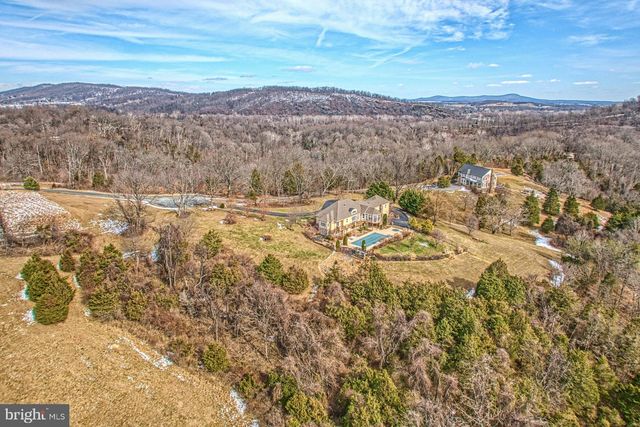 12060 CATOCTIN FARM LN, Lovettsville, VA 20180