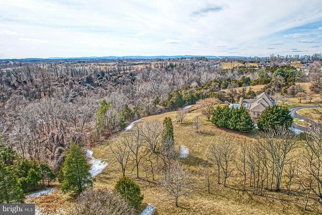 12060 CATOCTIN FARM LN, Lovettsville, VA 20180