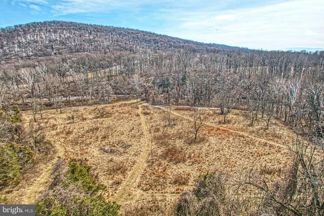 12060 CATOCTIN FARM LN, Lovettsville, VA 20180