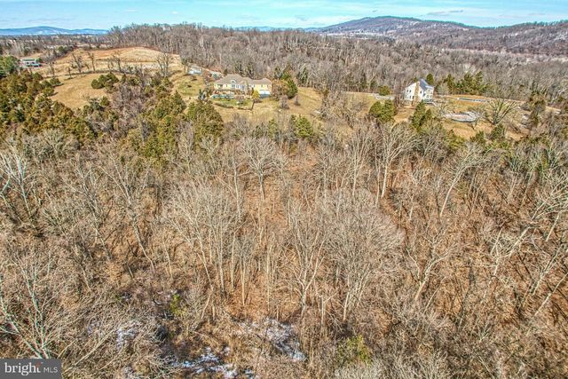 12060 CATOCTIN FARM LN, Lovettsville, VA 20180