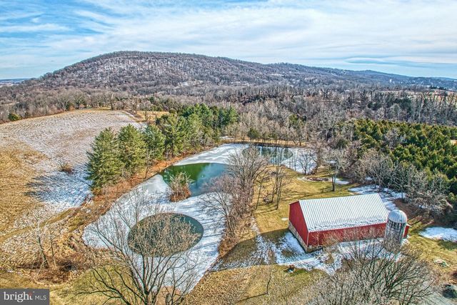 12060 CATOCTIN FARM LN, Lovettsville, VA 20180