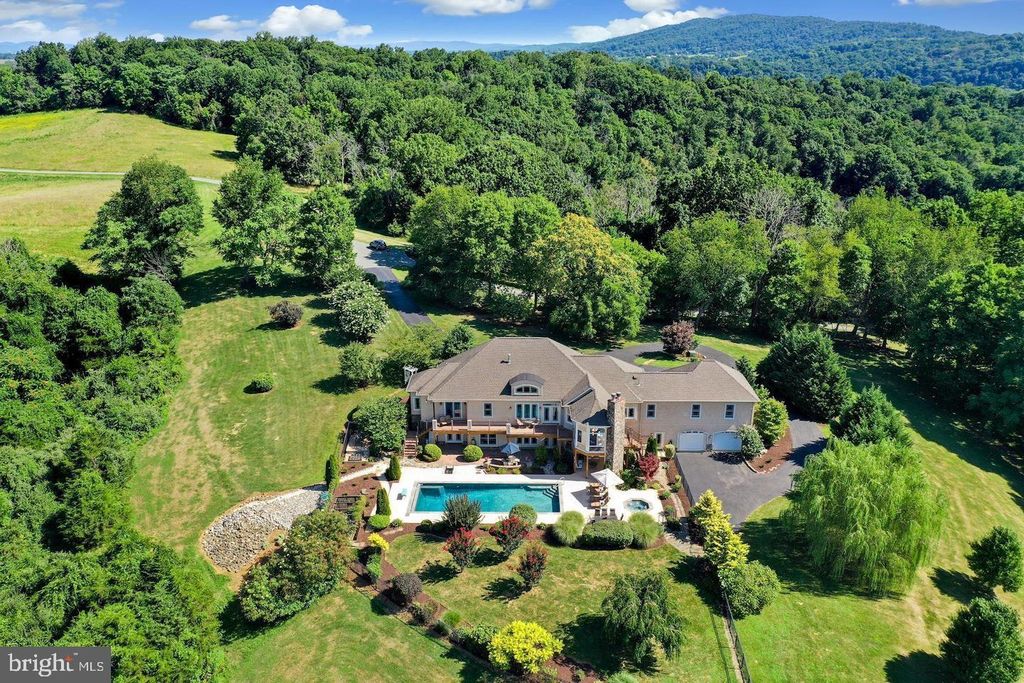 12060 CATOCTIN FARM LN, Lovettsville, VA 20180