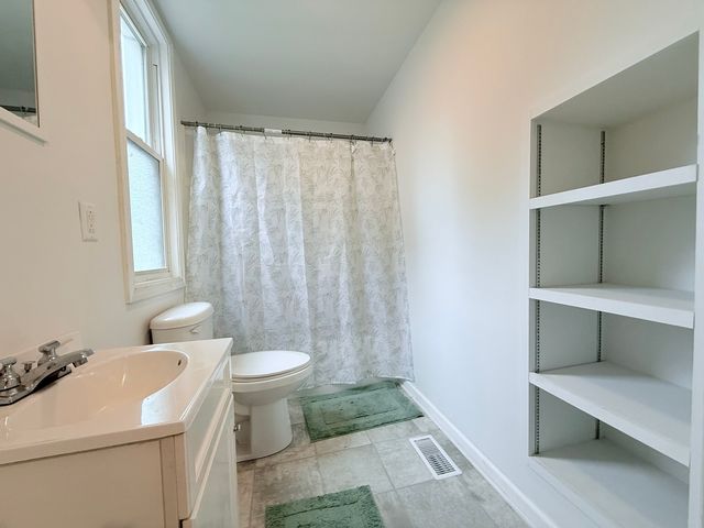 613 N Center Street, Clinton, IL 61727