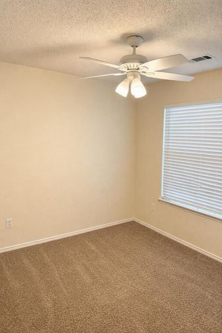 121 Hunters Trail, Red Oak, TX 75154
