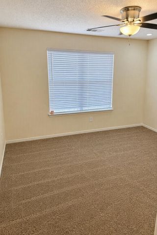 121 Hunters Trail, Red Oak, TX 75154