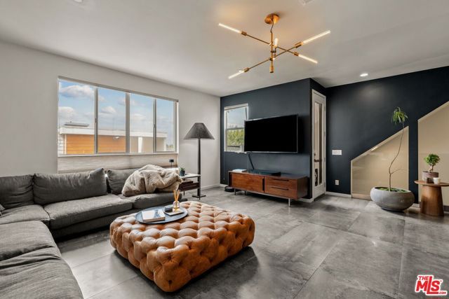 1344 Douglas Street, Los Angeles, CA 90026