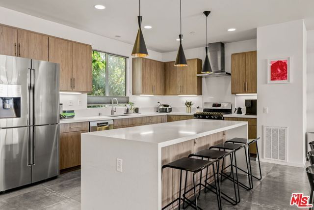 1344 Douglas Street, Los Angeles, CA 90026