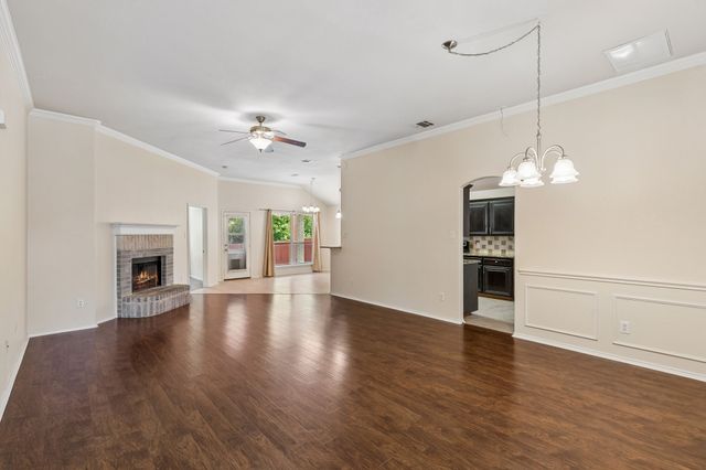 8624 Corral Circle, Fort Worth, TX 76244