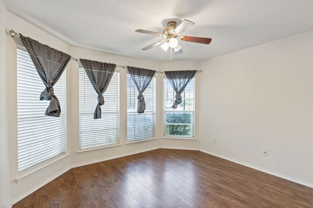8624 Corral Circle, Fort Worth, TX 76244