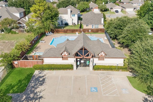 8624 Corral Circle, Fort Worth, TX 76244