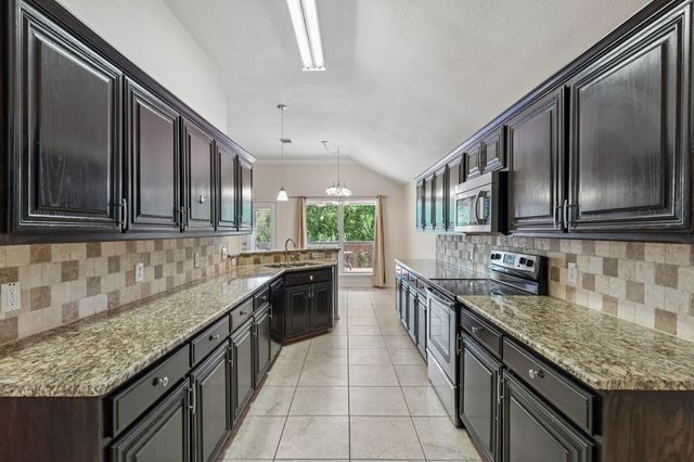 8624 Corral Circle, Fort Worth, TX 76244