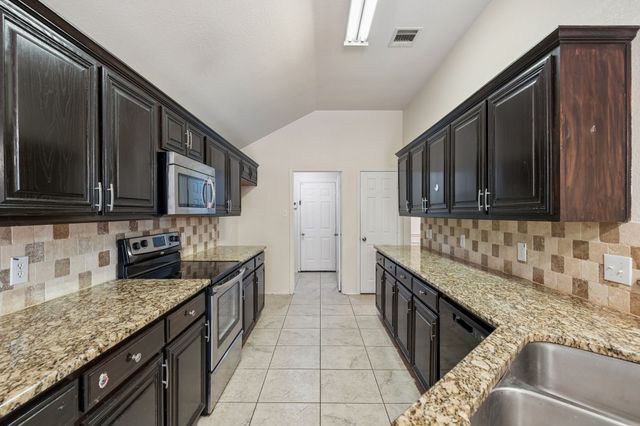 8624 Corral Circle, Fort Worth, TX 76244