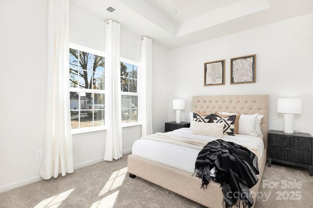 319 E Glendale Avenue, Mount Holly, NC 28120