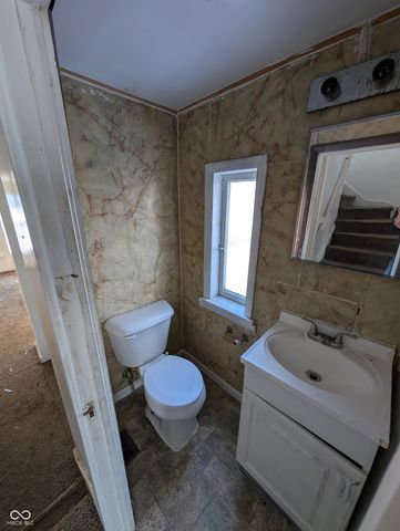 1633 W 10th Street, Anderson, IN 46016