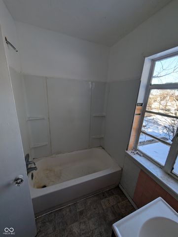 1633 W 10th Street, Anderson, IN 46016