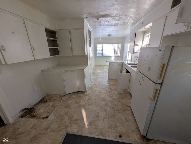 1633 W 10th Street, Anderson, IN 46016