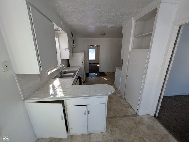 1633 W 10th Street, Anderson, IN 46016