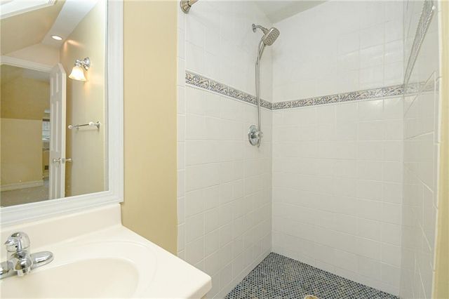 327 4th Street NE A, Atlanta, GA 30308