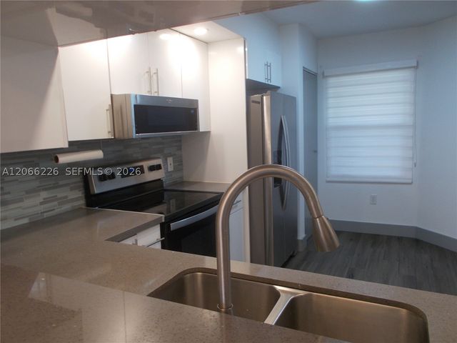 701 SW 141st Ave 110R, Pembroke Pines, FL 33027