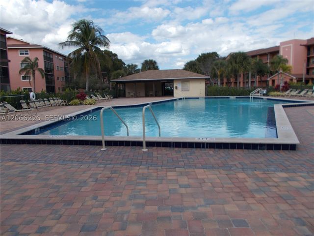 701 SW 141st Ave 110R, Pembroke Pines, FL 33027