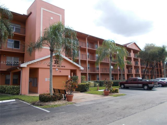 701 SW 141st Ave 110R, Pembroke Pines, FL 33027