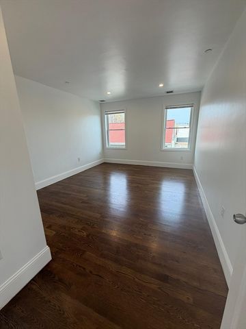 375 Crescent Ave 3, Chelsea, MA 02150