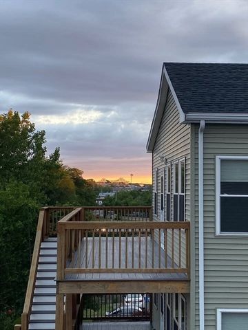 375 Crescent Ave 3, Chelsea, MA 02150