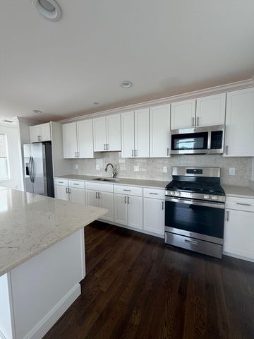 375 Crescent Ave 3, Chelsea, MA 02150